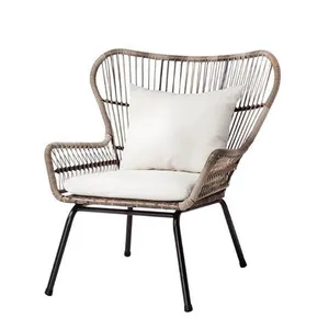 Outdoor curved chair