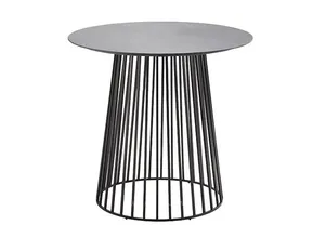 Garden courtyard round table