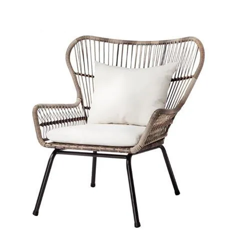 Outdoor curved chair