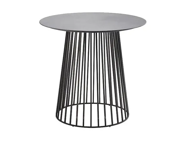 Garden courtyard round table