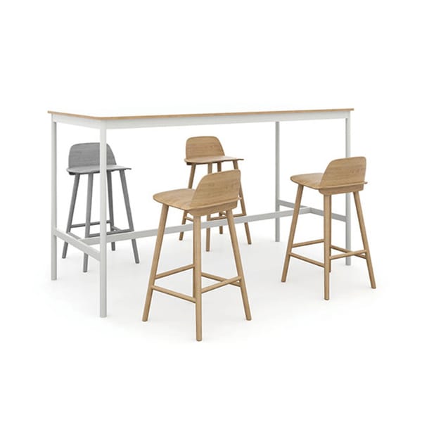 High tables and high chairs