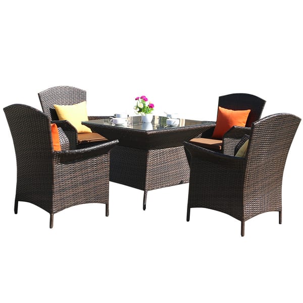 Casual outdoor dining room furniture